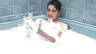 Gay Porn Twinks: Cum Shots & Handjobs!