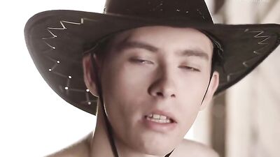 Gay Porn In The Shed: Bareback Cum Shots Oral