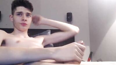 Gay Porn: Cum Shots and Amateur Handjobs!