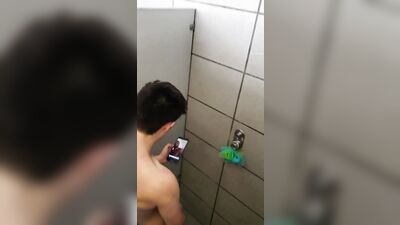 Gay Shower Exposé - Handjob Voyeur