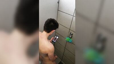 Gay Shower Exposé - Handjob Voyeur