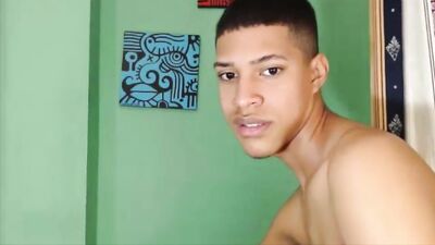 Latino Muscle Boys Couple Mood: Amateur Passion Heats Up!