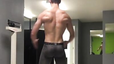 Gay Porn Flexing: Explosive Muscle Men in Heat