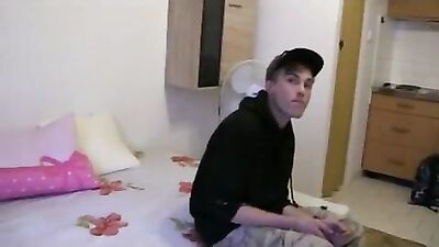 BB-75: The Ultimate Solo Adventure - Exploring New Heights of Pleasure!