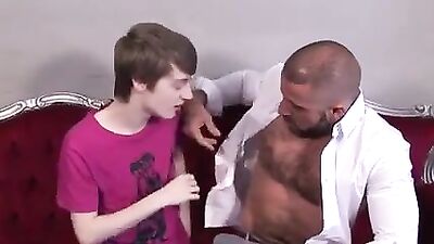 M Vid 4224 bigsucu Boy love Bear