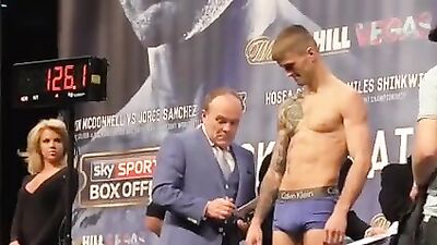 Straight Boxing Muscle Boys: Weight Control Before the Match!