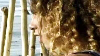 Surfers Beachside Handjob Fetish!