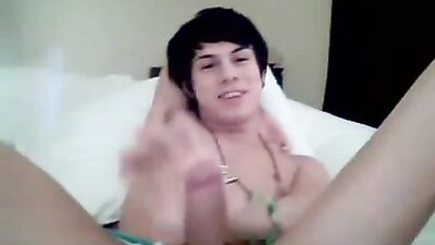 Kyler Moss - Exploring His Cute Amateur Webcam Handjobs!