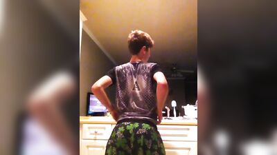 Gay Porn Butt Shaker : A XXX Action with Hot Men and Big Asses!