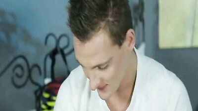 Gay Twinks Bareback Massage: Porn Boys Happy-Ending