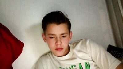 Irish Hunks Expose Themselves in Gay Porn Cam Show!