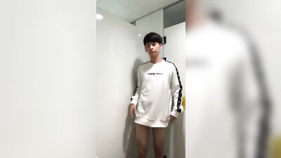 Public Toilet Exhibitionist: Amateur Fetish Outdoor Adventures