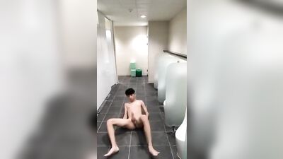 Public Toilet Exhibitionist: Amateur Fetish Outdoor Adventures