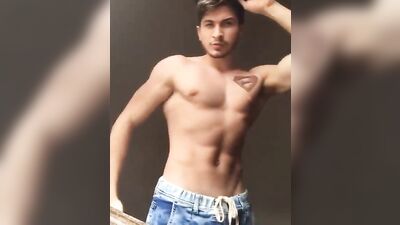 Gay Muscle Tease (189 chars)