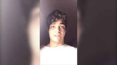 Noah Centineos Gay Porn Adventure - Exploring New Heights with Hot Men!