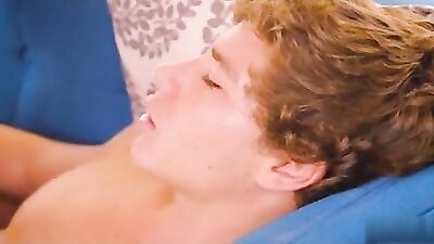 Bareback Bliss: Stud Explores Twinks Delicious Ass!