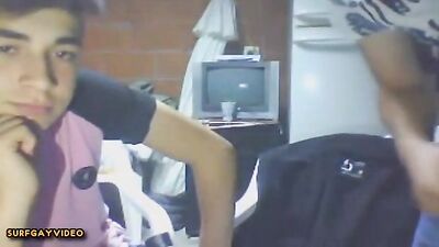 Gay Amigos Brincando Porn - Exciting Cam Action with Friends!