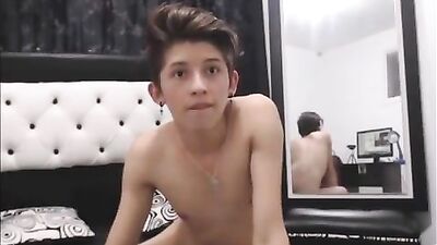 Latino Smoothie Cumshot Show on Cam