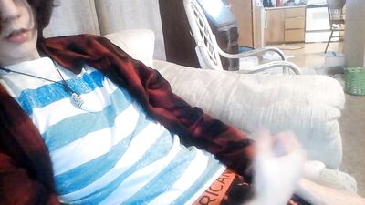 Curly Twink Cumshots: Webcam Sex Adventure