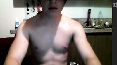 Gay Porn - Average Boy on Skype : Exploring New Heights