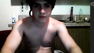 Gay Porn - Average Boy on Skype : Exploring New Heights