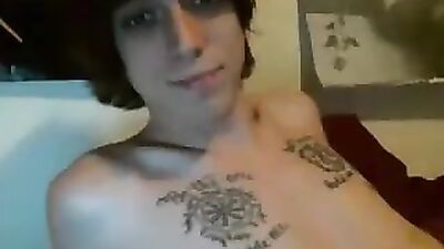 Tylers Huge Dick: Amateur Bareback Action with Boyfriend