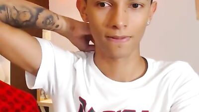 Hands-on Camboy Delight: Big Cocks Sweet Release!