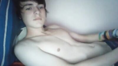 Super Cam Cutie - A hot and young web-cam performer!