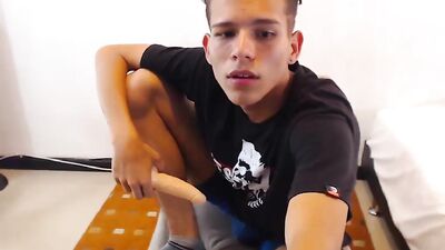 Ginonewman: Latino Amateur Handjob - An Erotic Adventure