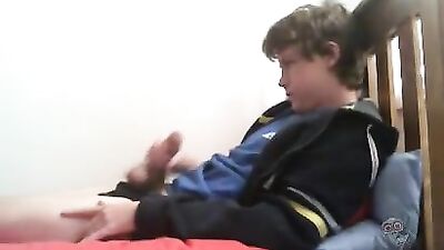 Gay Web Cam Porn Star Lucas JERKS online!