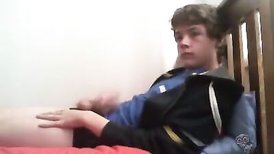 Gay Web Cam Porn Star Lucas JERKS online!