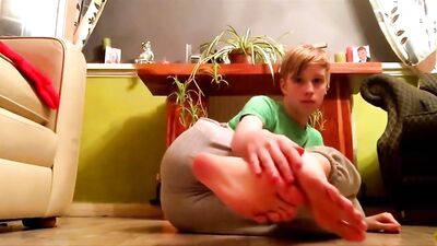 Gay Twinkle Toes - Fetish Foot Fetish Solo