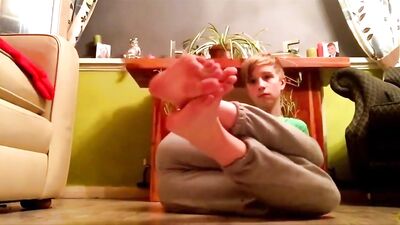 Gay Twinkle Toes - Fetish Foot Fetish Solo