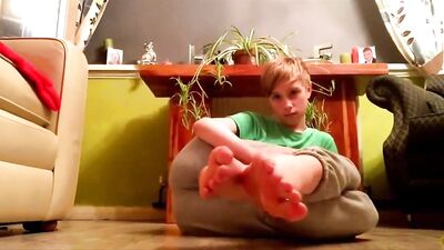 Gay Twinkle Toes - Fetish Foot Fetish Solo