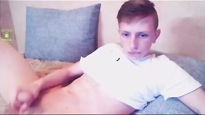 Deliciously Cum-Splashing Smooth Boy Cam