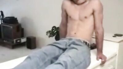 Gay Foot Fetish Video: Modelguy Shows Off His Feet!