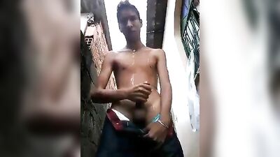 Gay Porn Explosion: Big Amateur Cocks Handjob Omg!