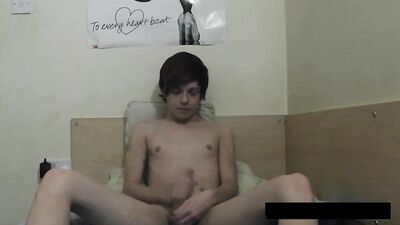 Cute Teen Jerks Off - Gay Porn Video #1