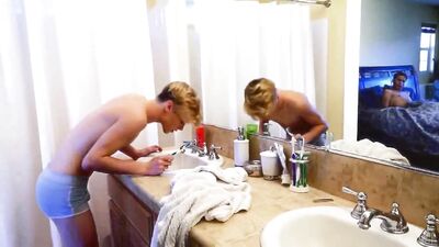 Gay Bareback Bathroom Oral Blowjob Frenzy!