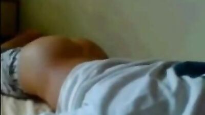 Young Twink in Bed: Amateur Ass Play Solo!