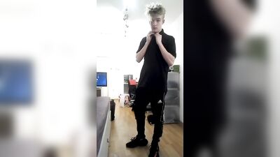 Gay Porn: Hot Boys Private Cum Show