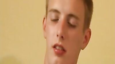 Blond Wanker Jerking-off