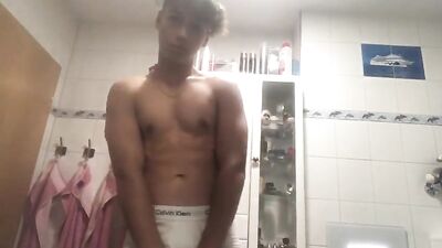 White Bliss: Amateur Bulge in Underwear!