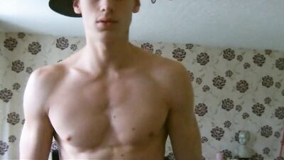 Muscle Fitness Dreams: Ripped Muscle Amateurs Show Off Their Workout Routine