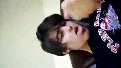 Gay Porn: Mouthdouche - Web-Cam Video