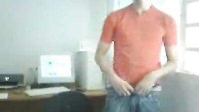 Gay Porn Video - Roberto Returns for Web-Cam Fun!