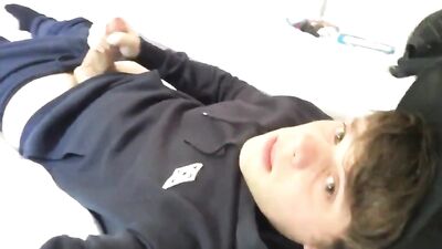 Explosive Amateur Cum Shots Handjob!