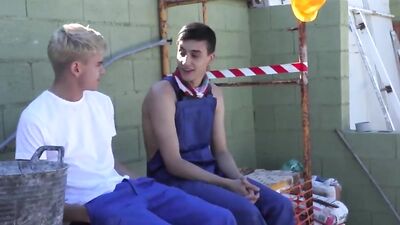 Young And Horny Builders STX : Bare Twinks (Action Blond Boys Cum Shots)