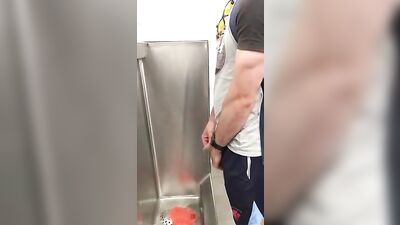 Voyeur in Public: Spy Bro 13 Uncut!