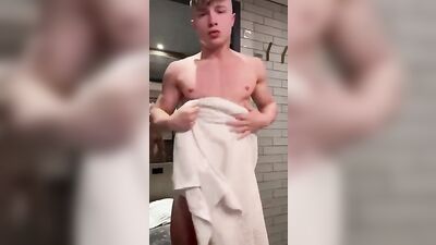 Blond Jock with Bubble Ass Dry off after Shower Boys Porn: Gay Porn Video